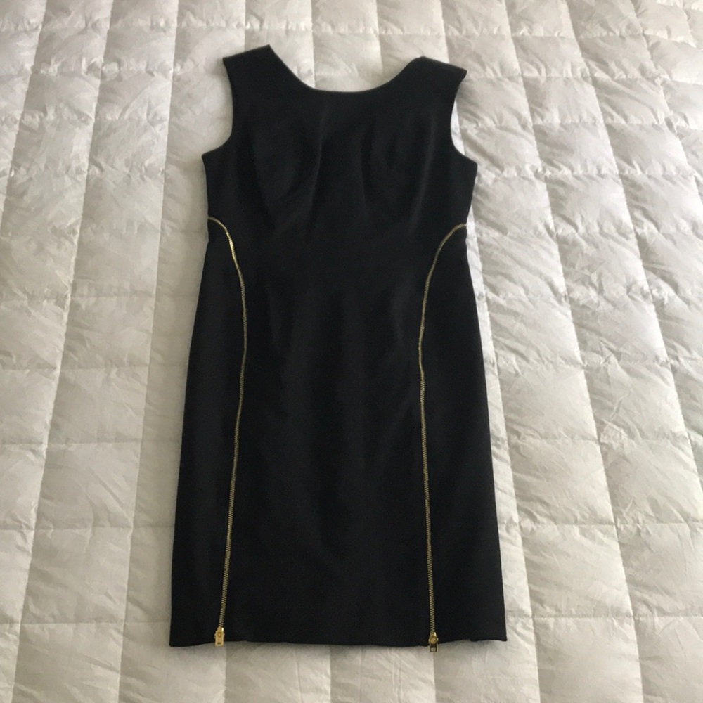 Gorgeous Bebe Black Zip Dress